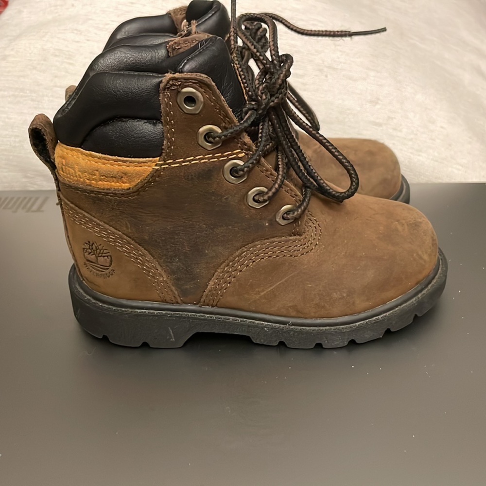 Tiberland toddler boots 400g. Size 7